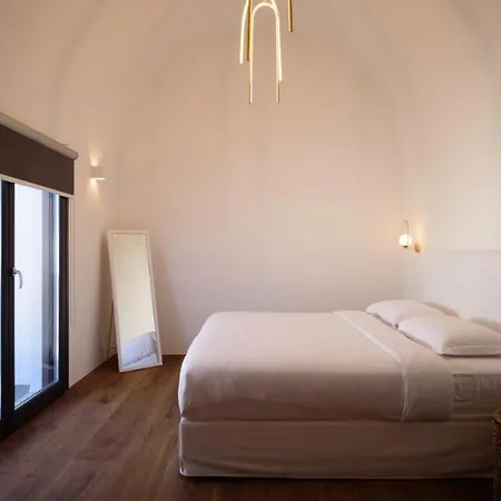 Hotel Lf & *