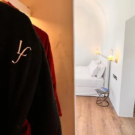 Lf & Hotel Imerovigli (Santorini)